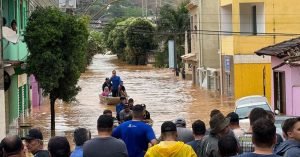 Foto: <a href="https://www.fotospublicas.com/acervo/cotidiano/o-governador-do-espirito-santo-renato-casagrande-decretou-neste-sabado-(23)-a-situacao-de-emergencia" target="_blank">Secom ES/via Fotos Publicas</a>