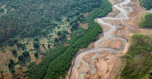 Manaquiri (AM), 10/09/2024 - Vista aérea de rio e seca na comunidade em Manaquiri. Foto: <a href="https://agenciabrasil.ebc.com.br/foto/2024-09/pr-lula-durante-visita-manaquiri-1725990936-0" target="_blank">Ricardo Stuckert/PR</a>.